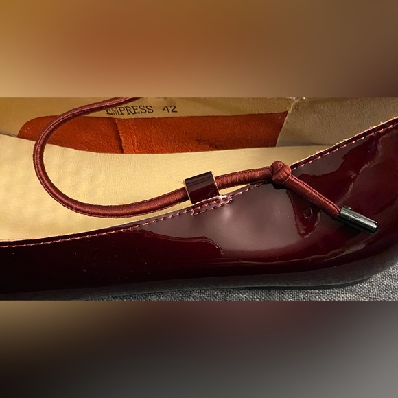 NWOB Empress Australian made Square Toe Flats Burgundy Patent leather - Picture 10 of 14